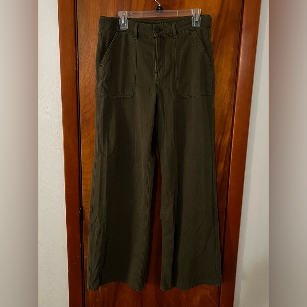 American Eagle Super High Rise Baggy Wide Leg Pants, size 10 regular